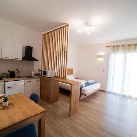 Pietra Bianca Bed & Breakfast Cutrofiano