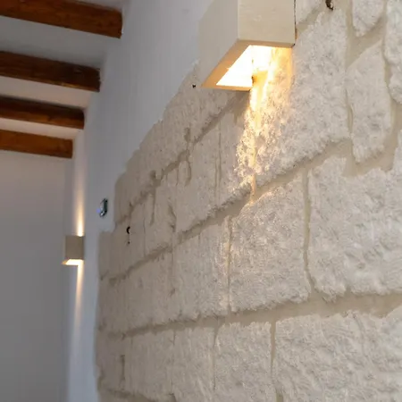 Pietra Bianca לינה וארוחת בוקר קוטרופיאנו