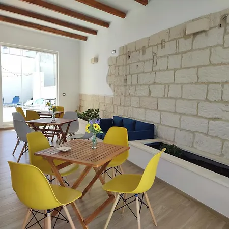 Pietra Bianca Bed & Breakfast Cutrofiano