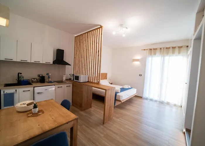 Pietra Bianca Bed & Breakfast Cutrofiano